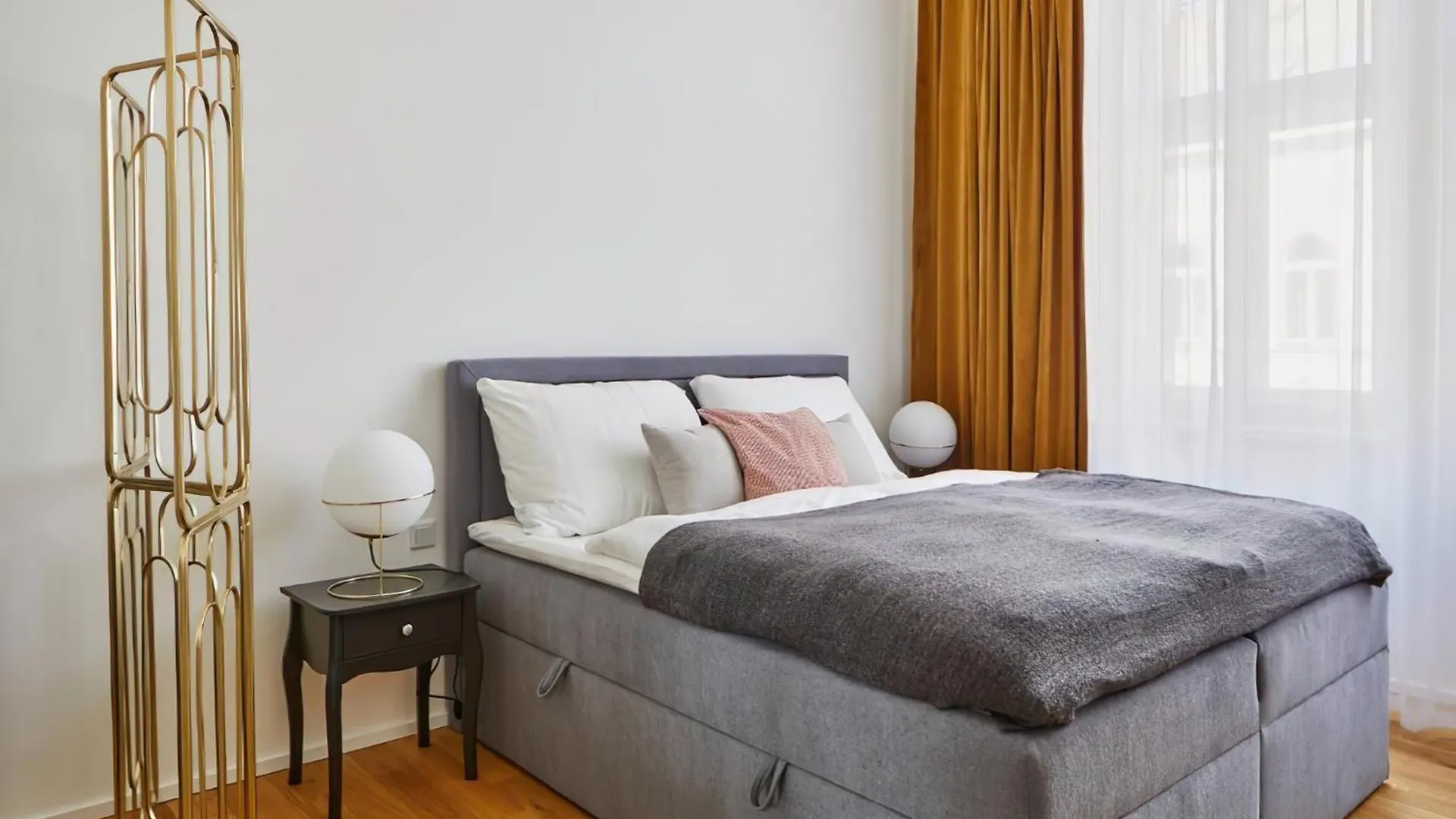 Modern & Elegant, 3 Min Of Wenceslas Square location